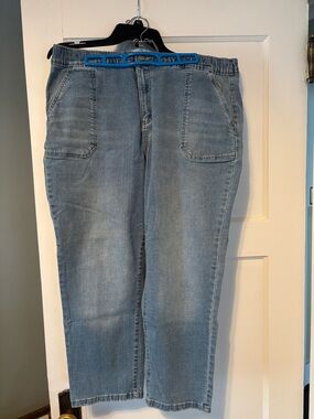Women’s Cropped Jeans